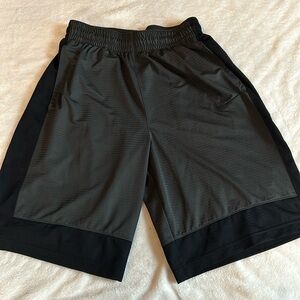 Nike men’s medium